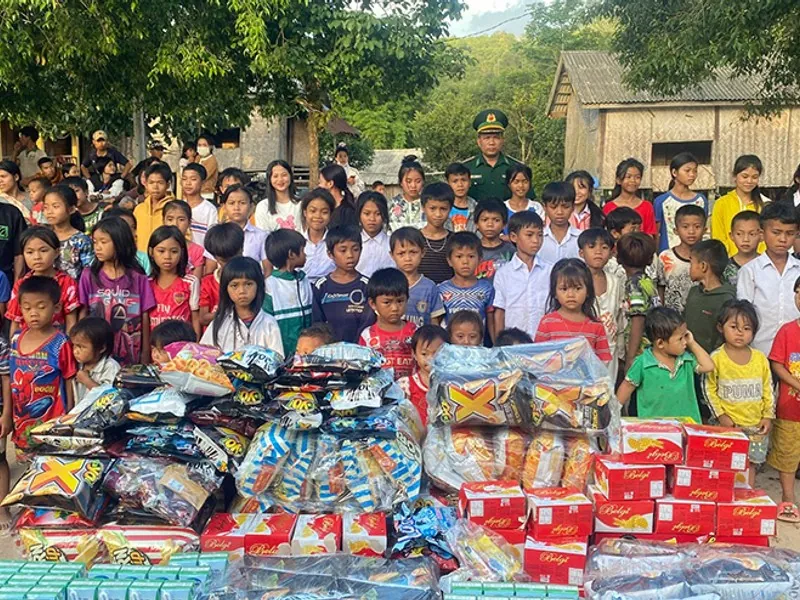 Người đang nhận tư vấn từ chuyên gia về vấn đề cờ bạc