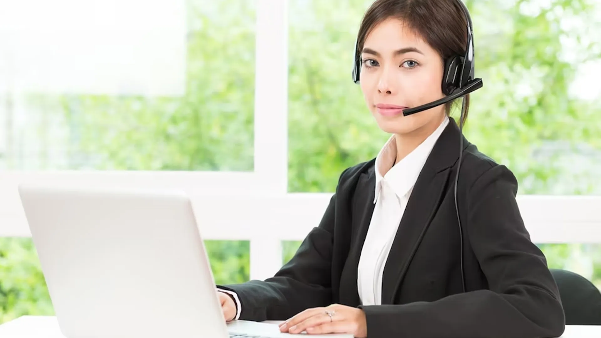 Đội ngũ hỗ trợ khách hàng vf555 sẵn sàng giúp đỡ